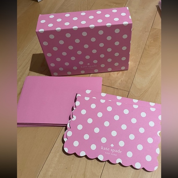 New in box Kate spade blank pink polka dot notecards - Picture 1 of 5